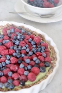 Claire andreewitch tarte crue aux fruits rouges